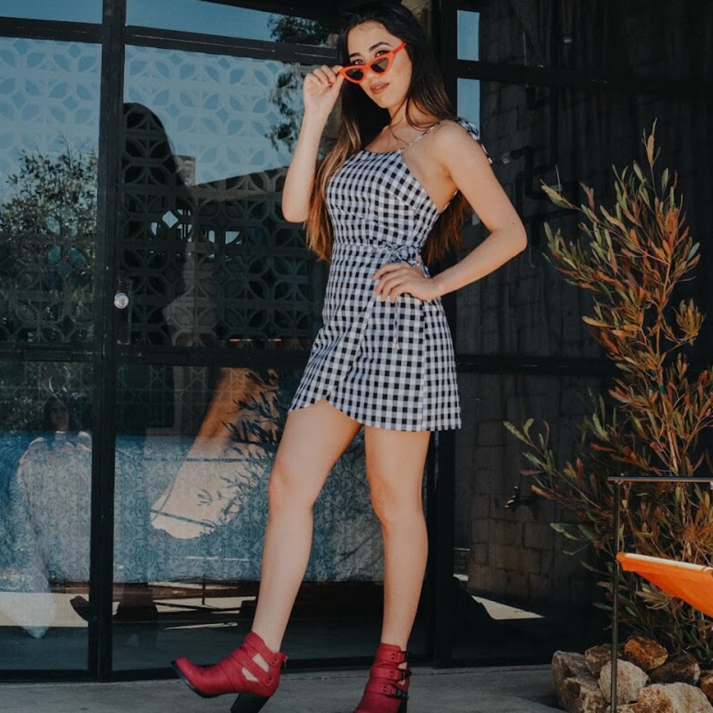 🚨24 HOUR SALE🚨*ONE LEFT*Life’s A Picnic Dress - Picture 2 of 8